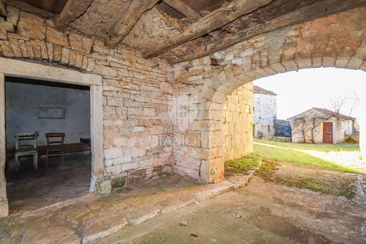 Osrednja Istra, čudovit kompleks hiš, ki izžarevajo zgodovino 