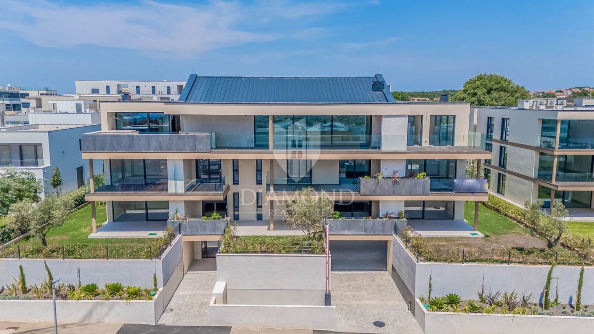 Novigrad, moderno stanovanje 95 m2 s 3 spalnicami in teraso!