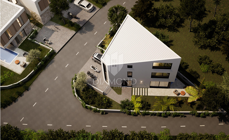Poreč, Okolica – Moderna Vila v Projektu