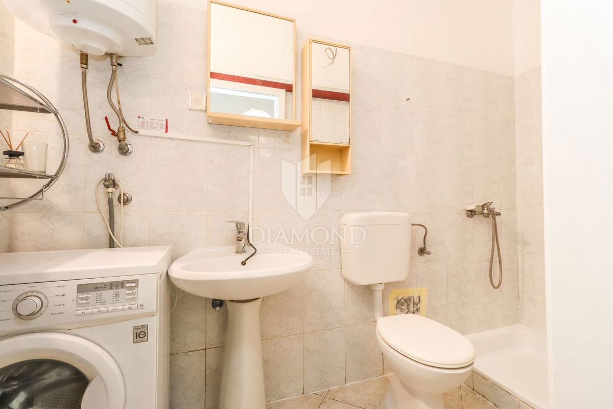 Lepo urejen apartma na Stoji, prva vrsta do morja