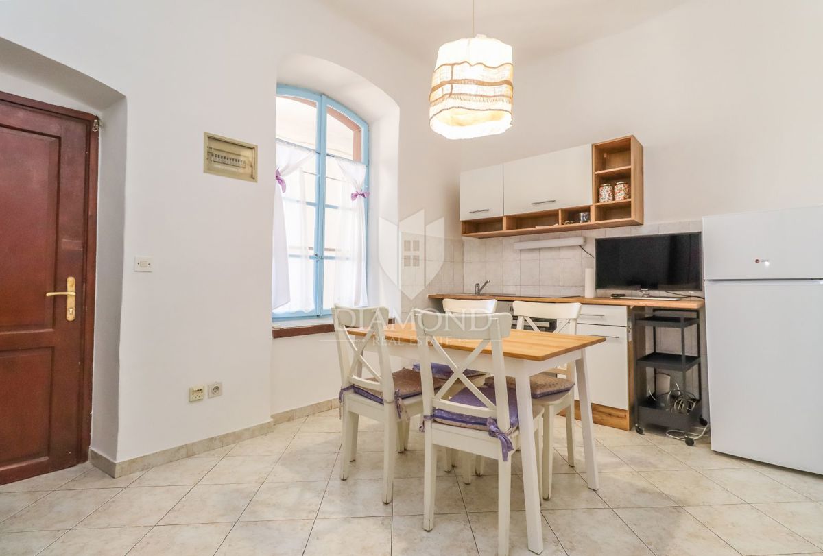 Lepo urejen apartma na Stoji, prva vrsta do morja