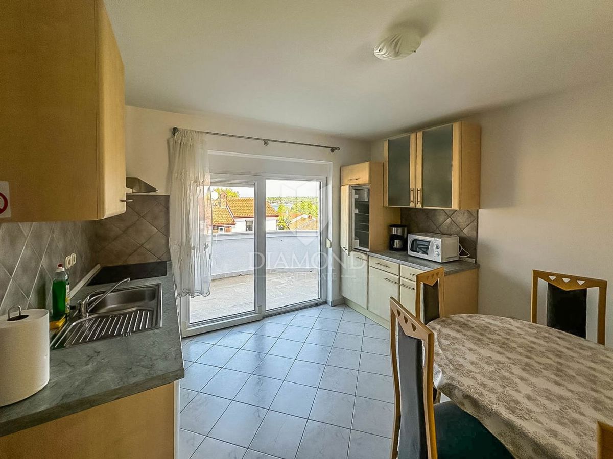  Novigrad, okolica, hiša s 6 apartmaji 350m od morja