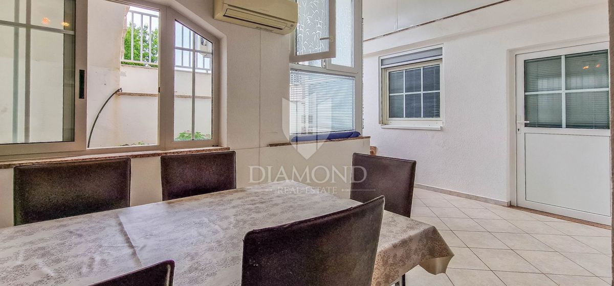 Novigrad, okolica, stanovanje 100 m2, 350m od morja!