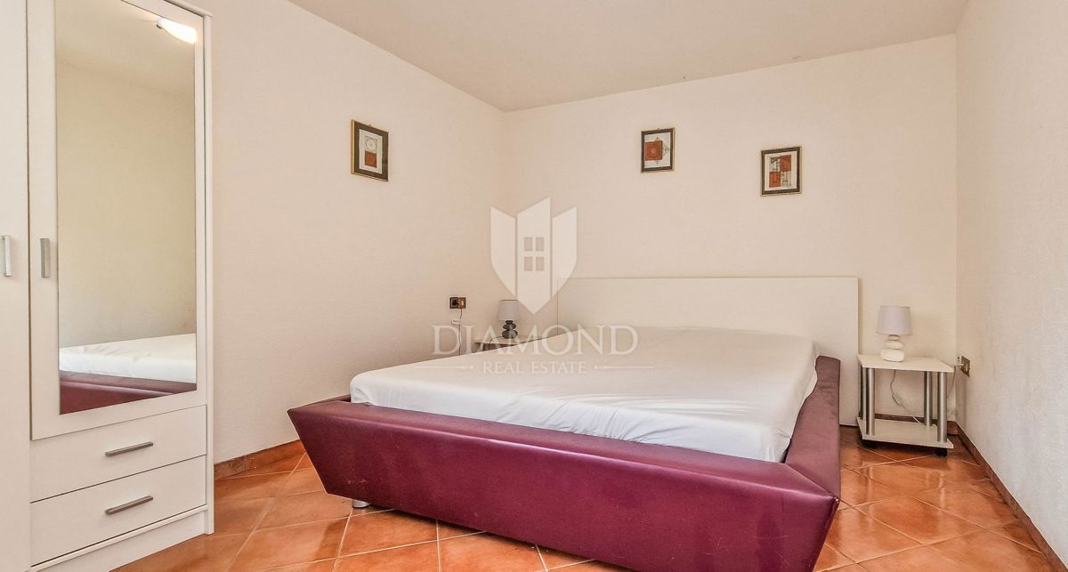 Novigrad, okolica, stanovanje 100 m2, 350m od morja!