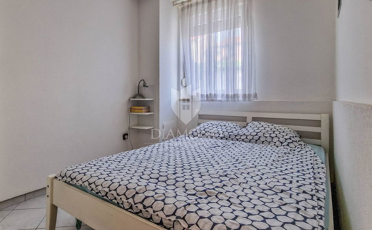 Novigrad, okolica, stanovanje 100 m2, 350m od morja!