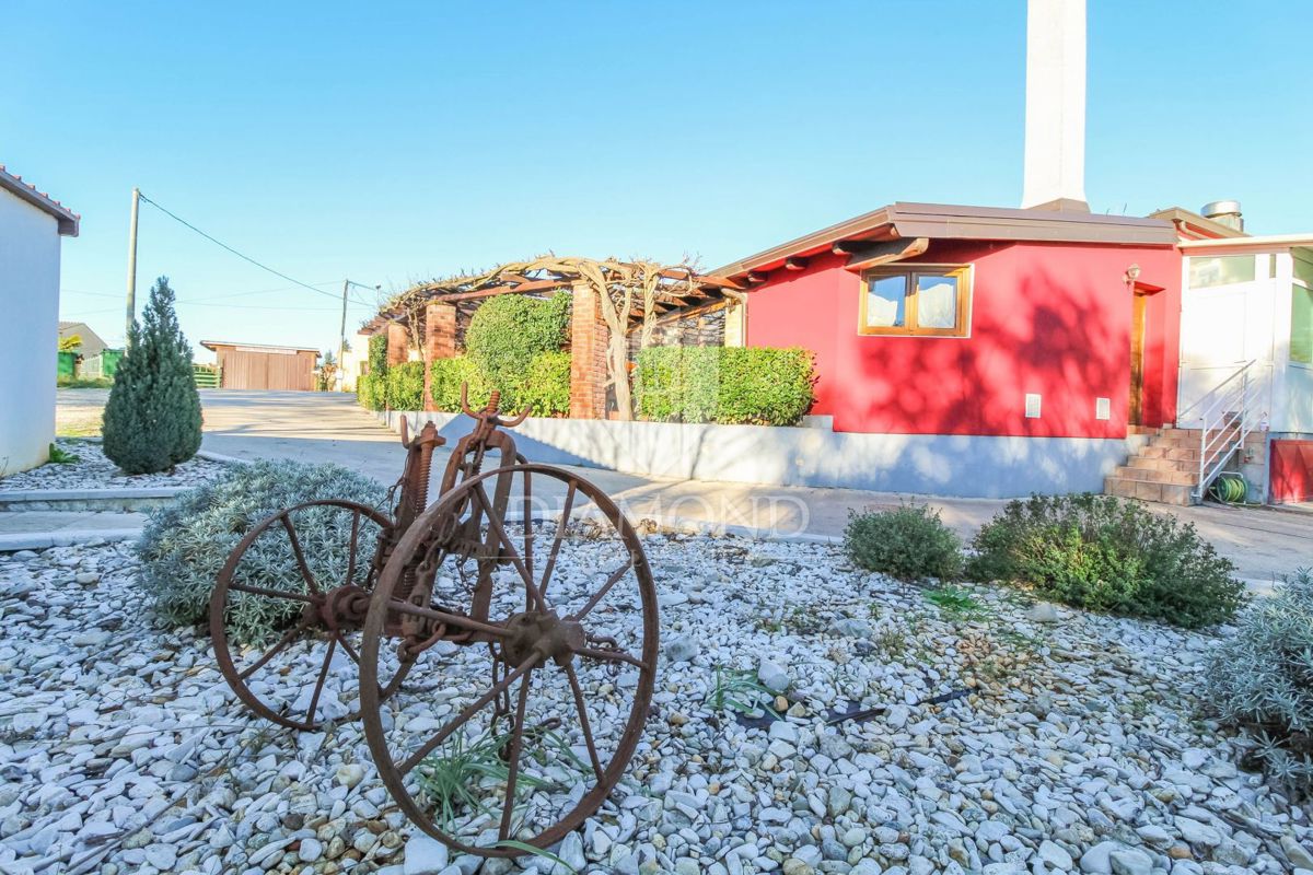 Poslovni prostor Zambratija, Umag, 270m2