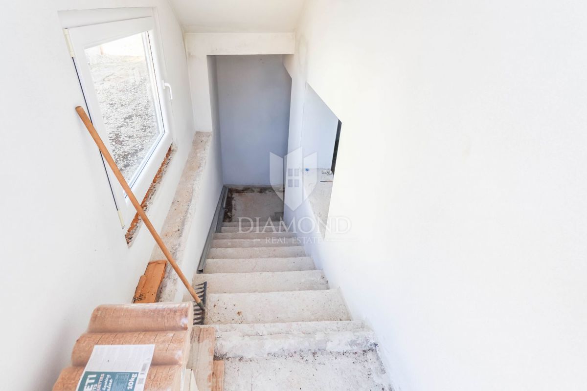 Rovinj! Trije apartmaji v novogradnji z bazenom!