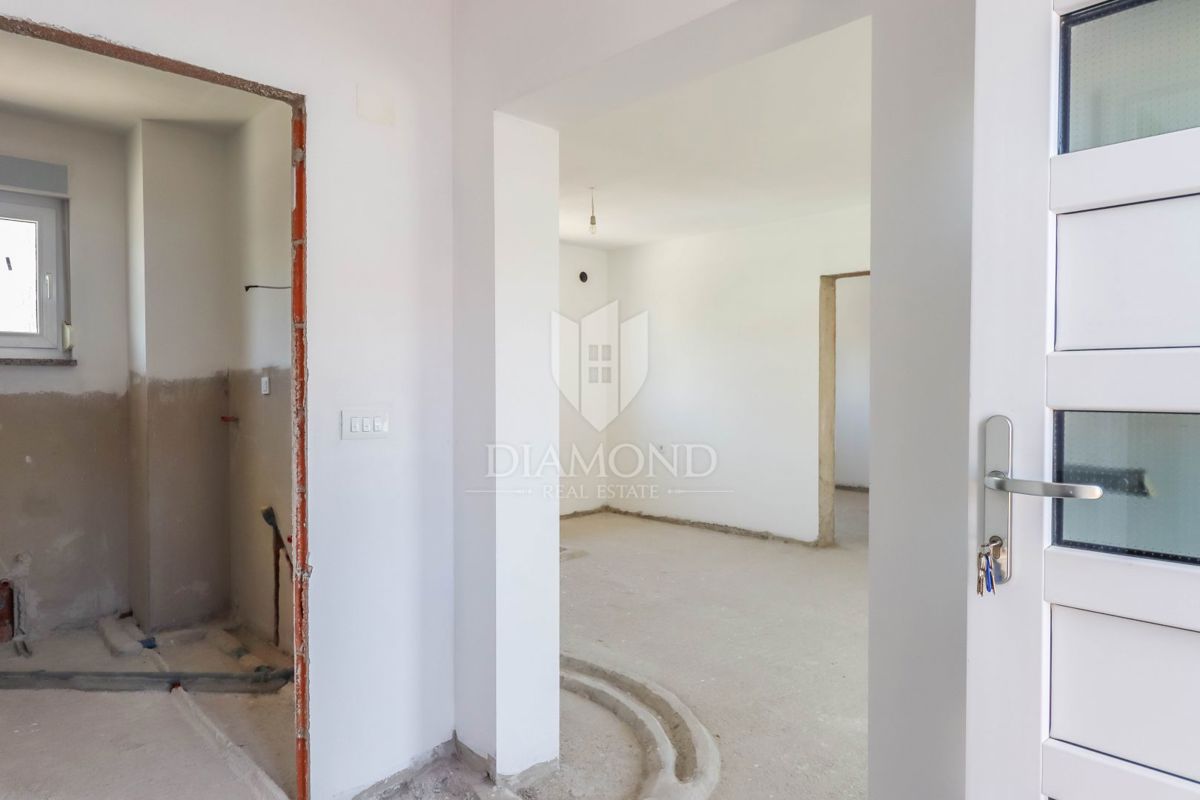 Rovinj! Trije apartmaji v novogradnji z bazenom!