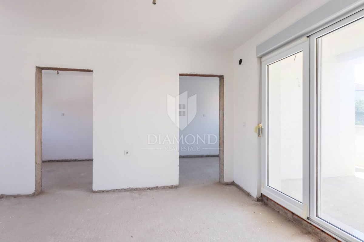 Rovinj! Trije apartmaji v novogradnji z bazenom!