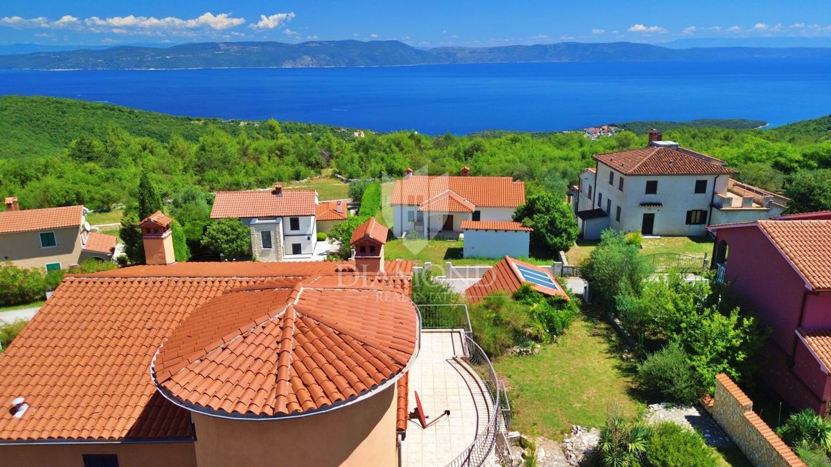 HIŠA S PANORAMSKIM POGLEDOM NA MORJE, RABAC
