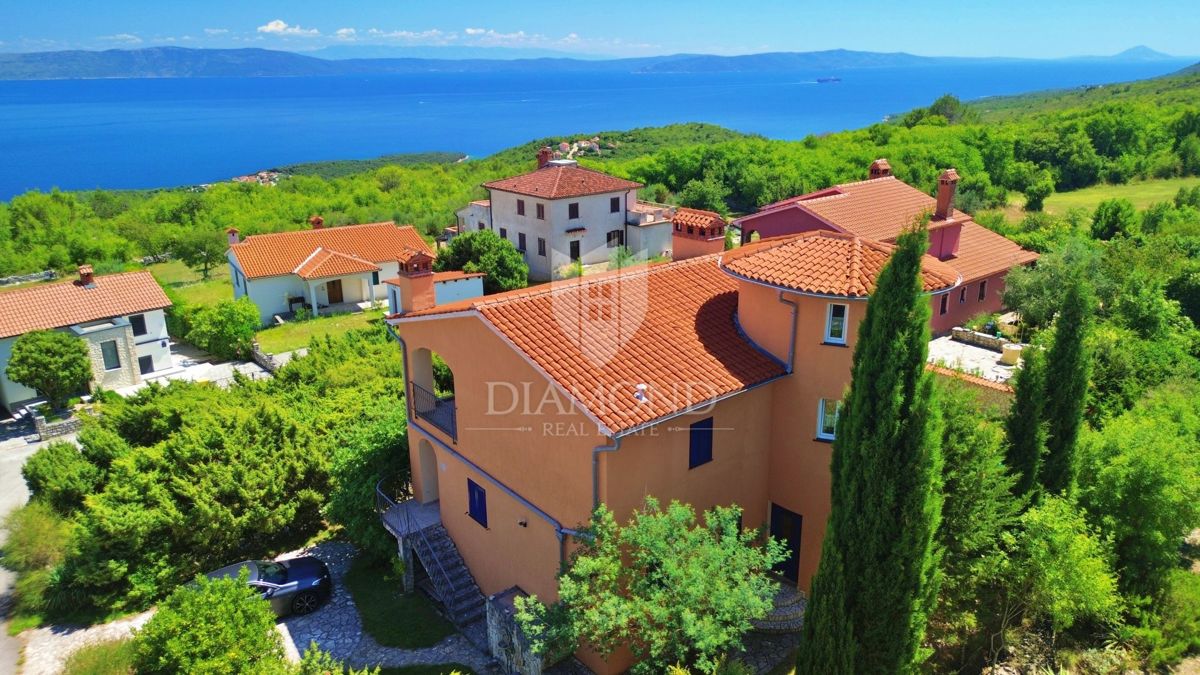 HIŠA S PANORAMSKIM POGLEDOM NA MORJE, RABAC