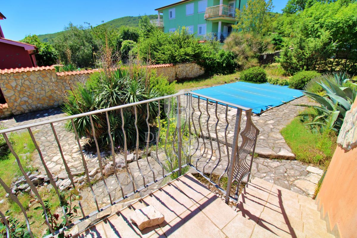 HIŠA S PANORAMSKIM POGLEDOM NA MORJE, RABAC