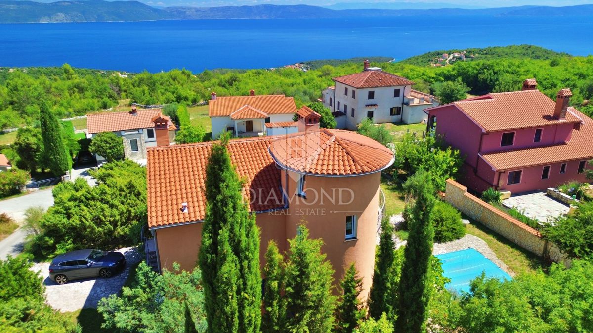 HIŠA S PANORAMSKIM POGLEDOM NA MORJE, RABAC