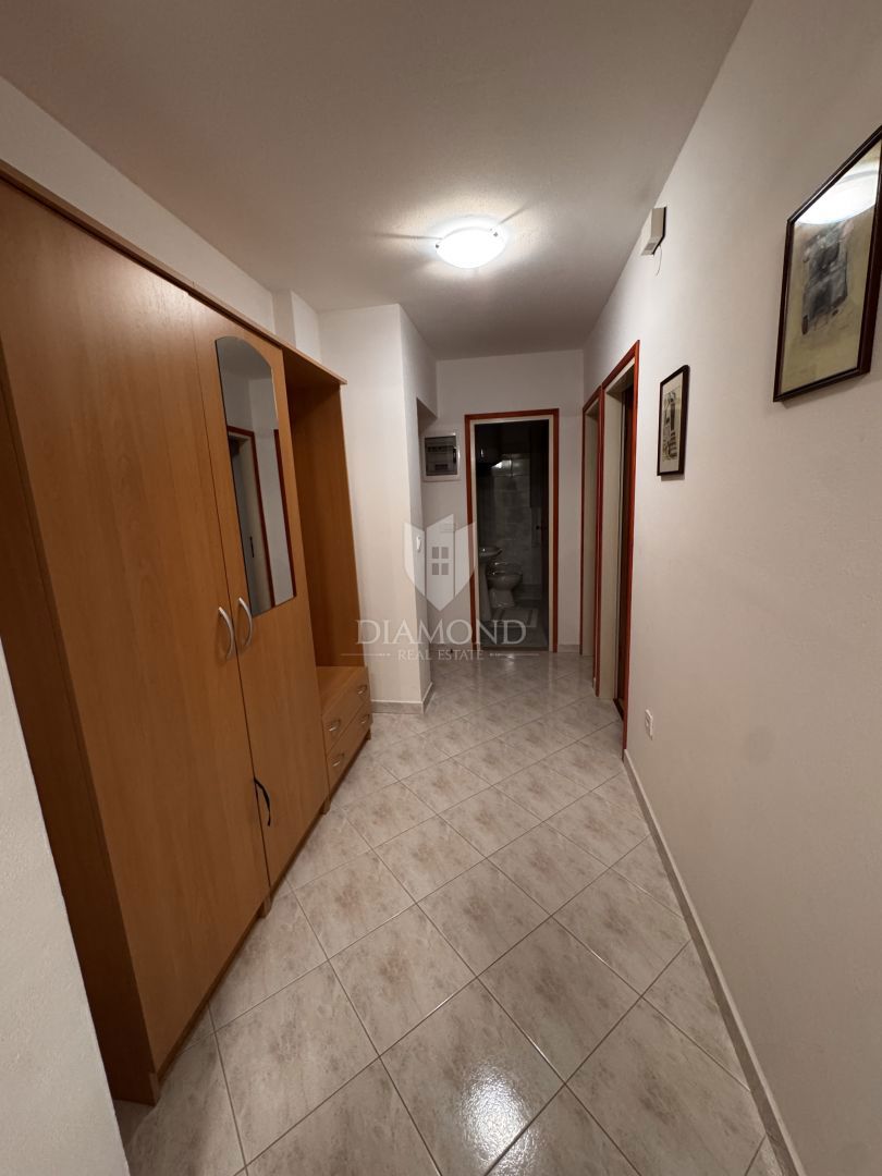 Rabac, dvosobno, udobno stanovanje