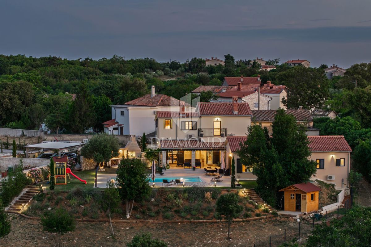 Labin, luksuzna vila s panoramskim razgledom
