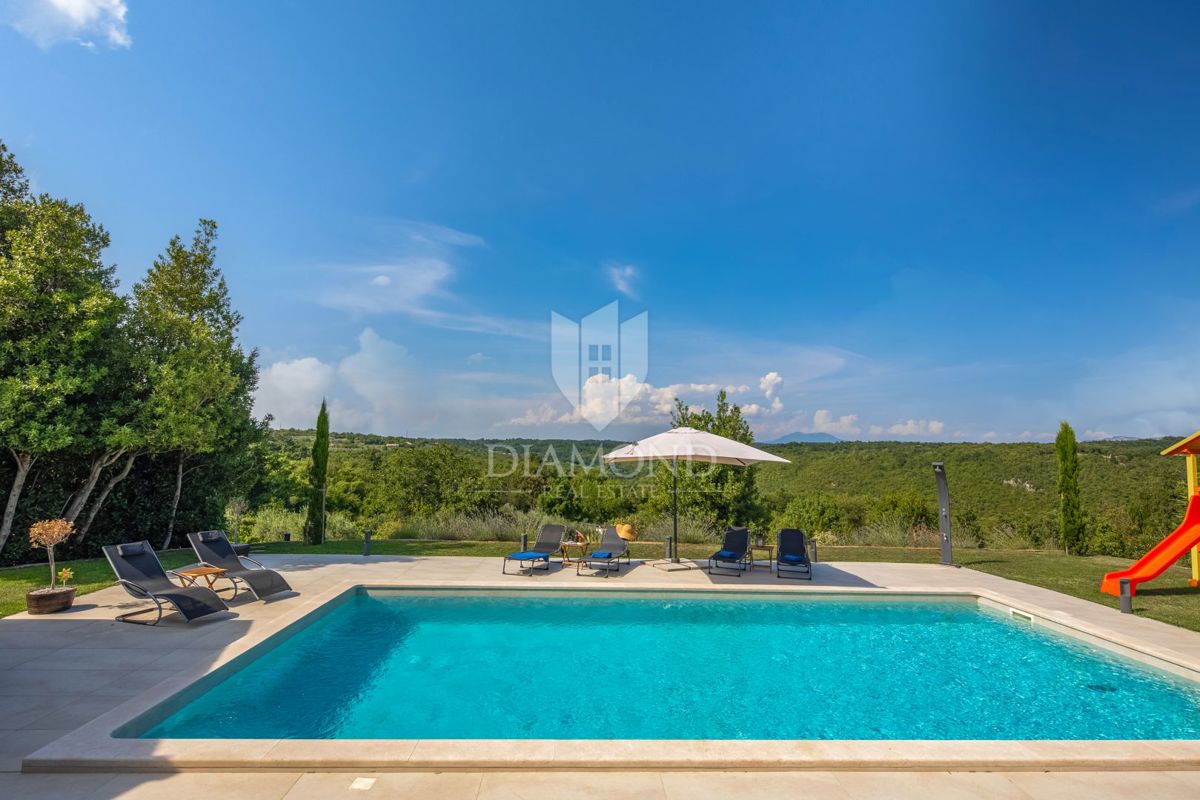 Labin, luksuzna vila s panoramskim razgledom