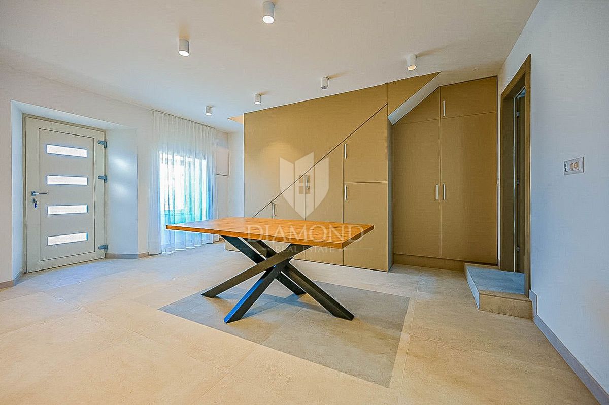 Novigrad, okolica! Istrska hiša s pogledom na morje!