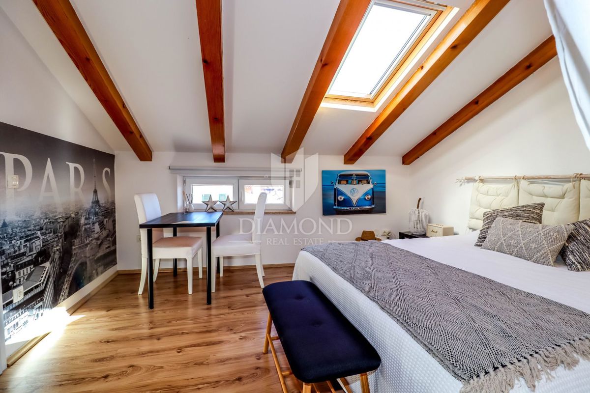 Rovinj, dva apartmaja v središču mesta za investicijo