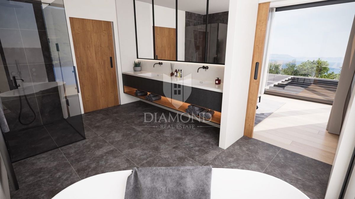 RABAC, OKOLICA, 80 M OD MORJA, OČARLJIVA NEOPREMLJENA VILA