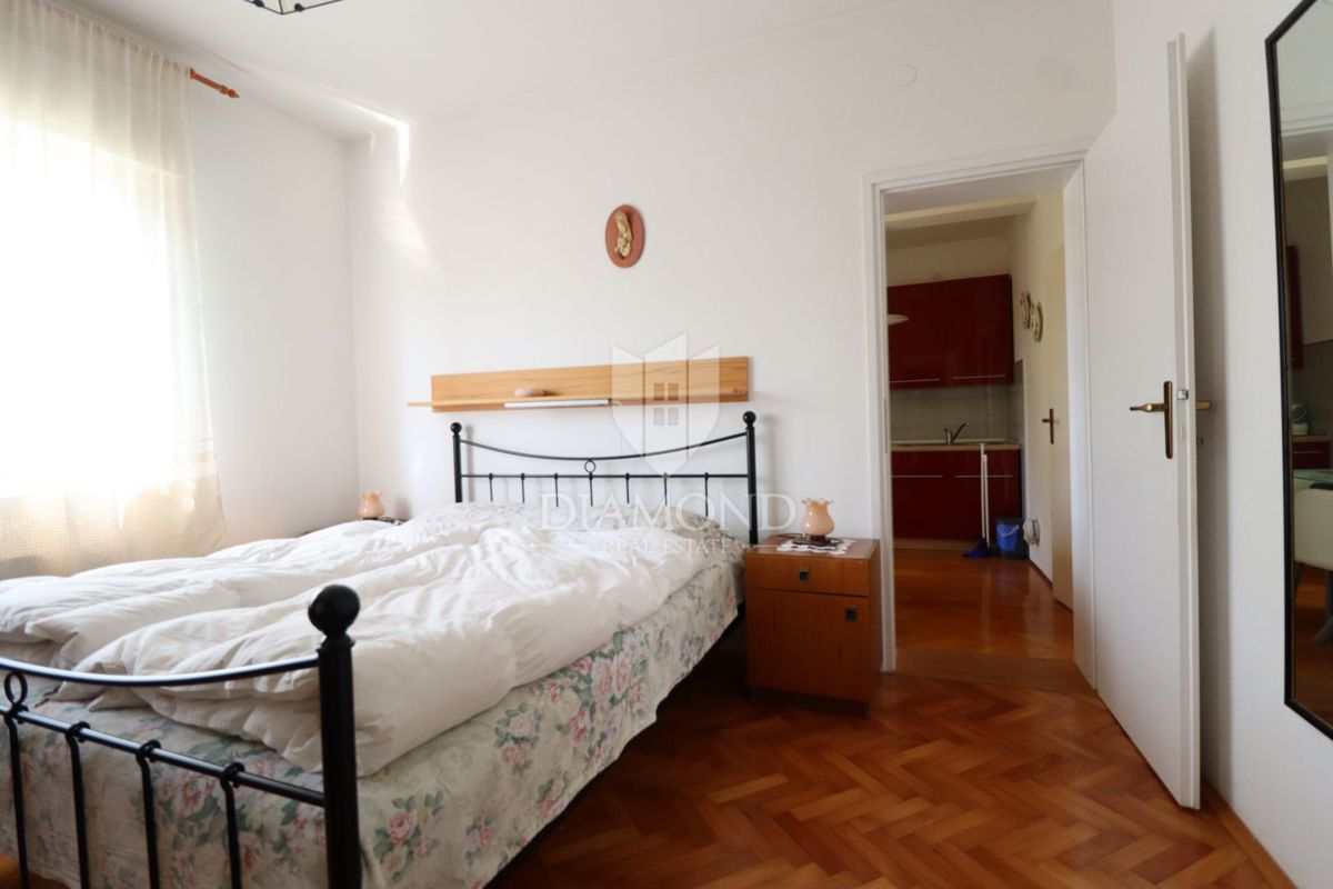 Umag, hiša 250 m2 s 4 apartmaji in 1.000 m2 vrta 