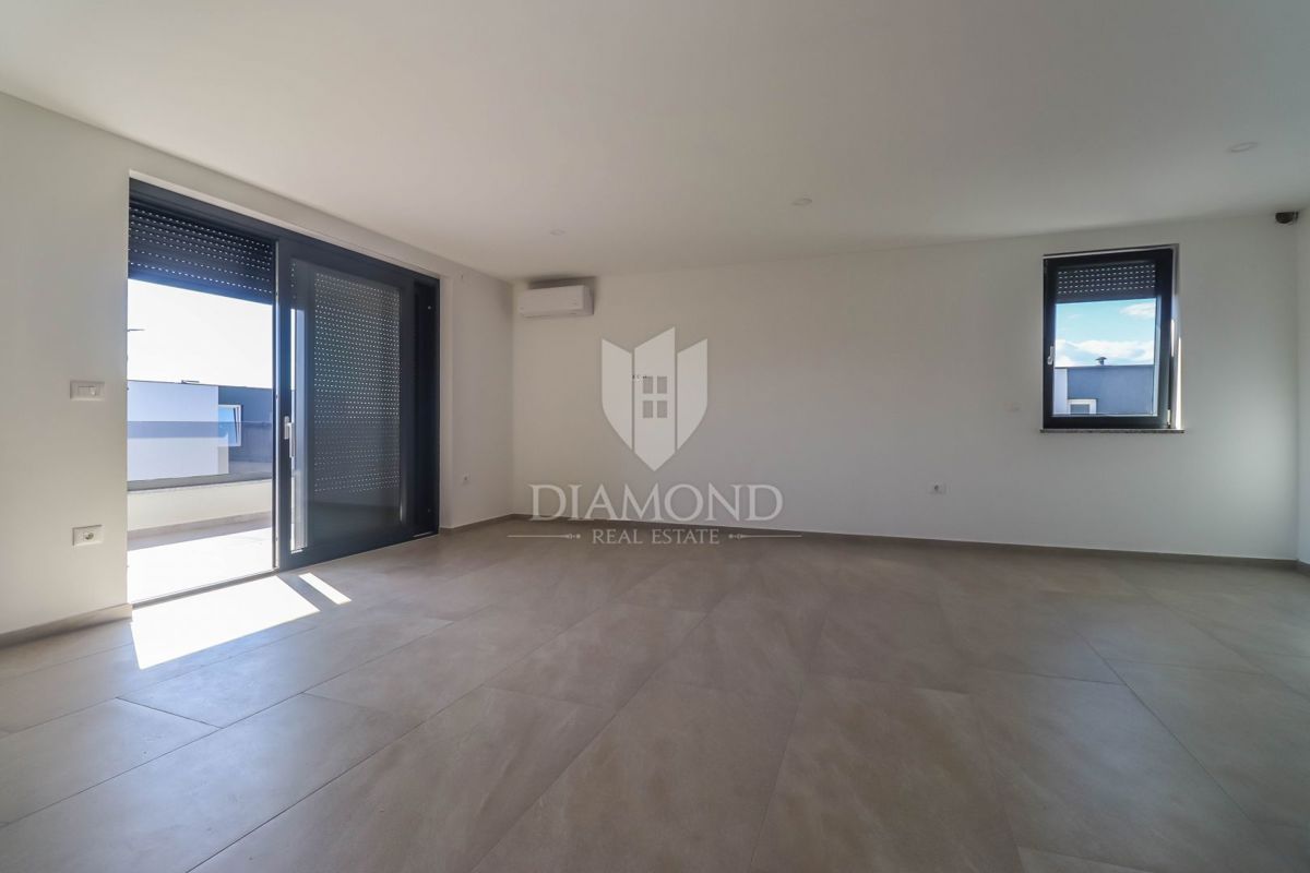 Medulin - kakovostno novo stanovanje s prostorno teraso