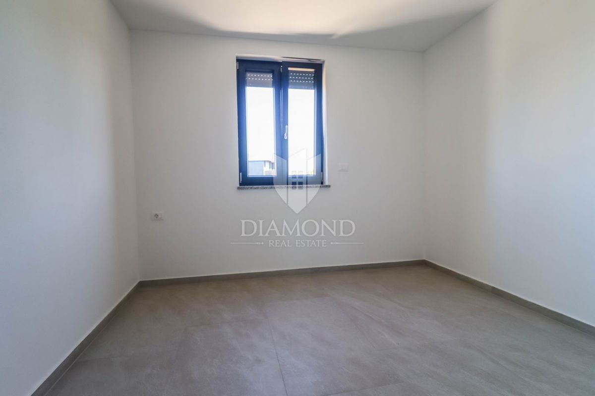 Medulin - kakovostno novo stanovanje s prostorno teraso