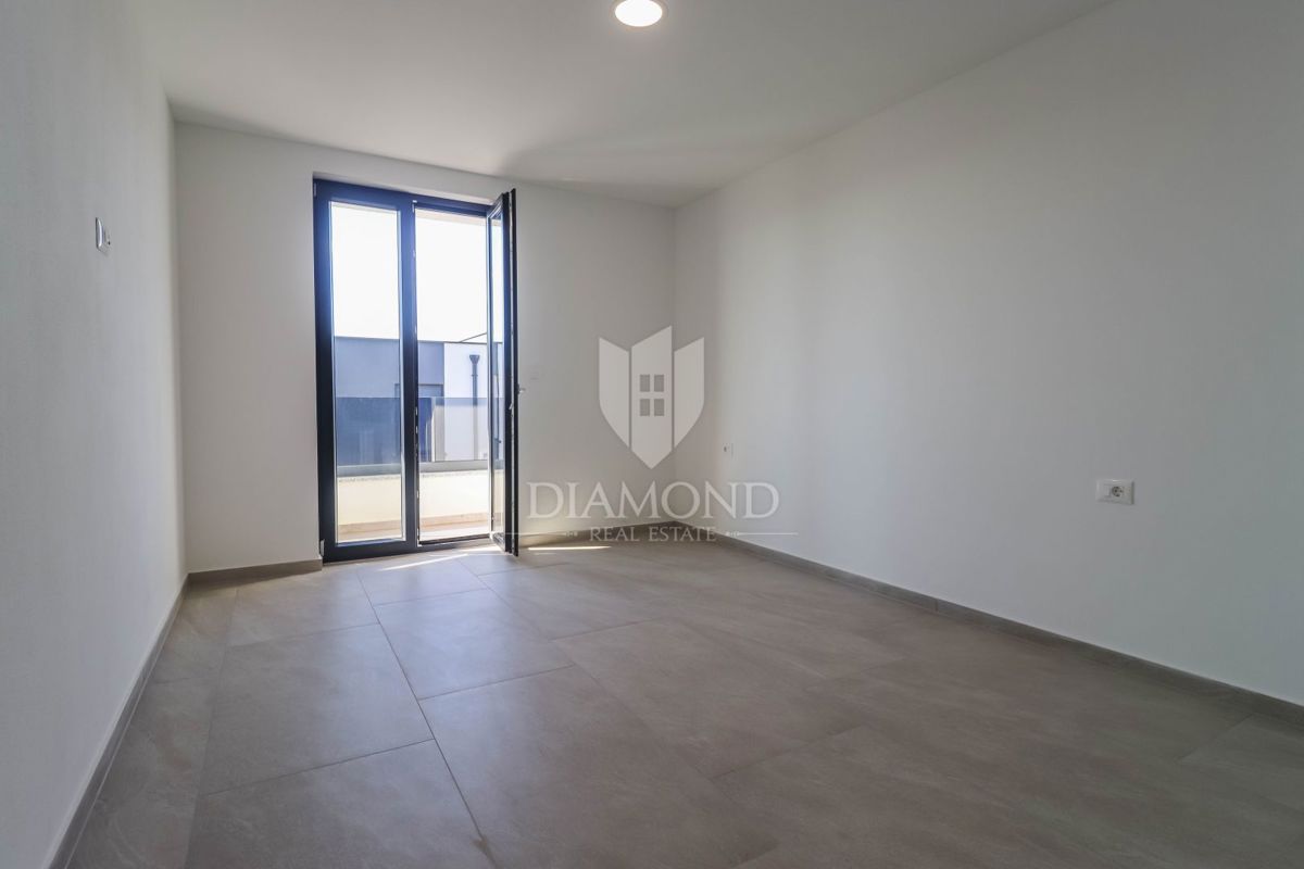 Medulin - kakovostno novo stanovanje s prostorno teraso