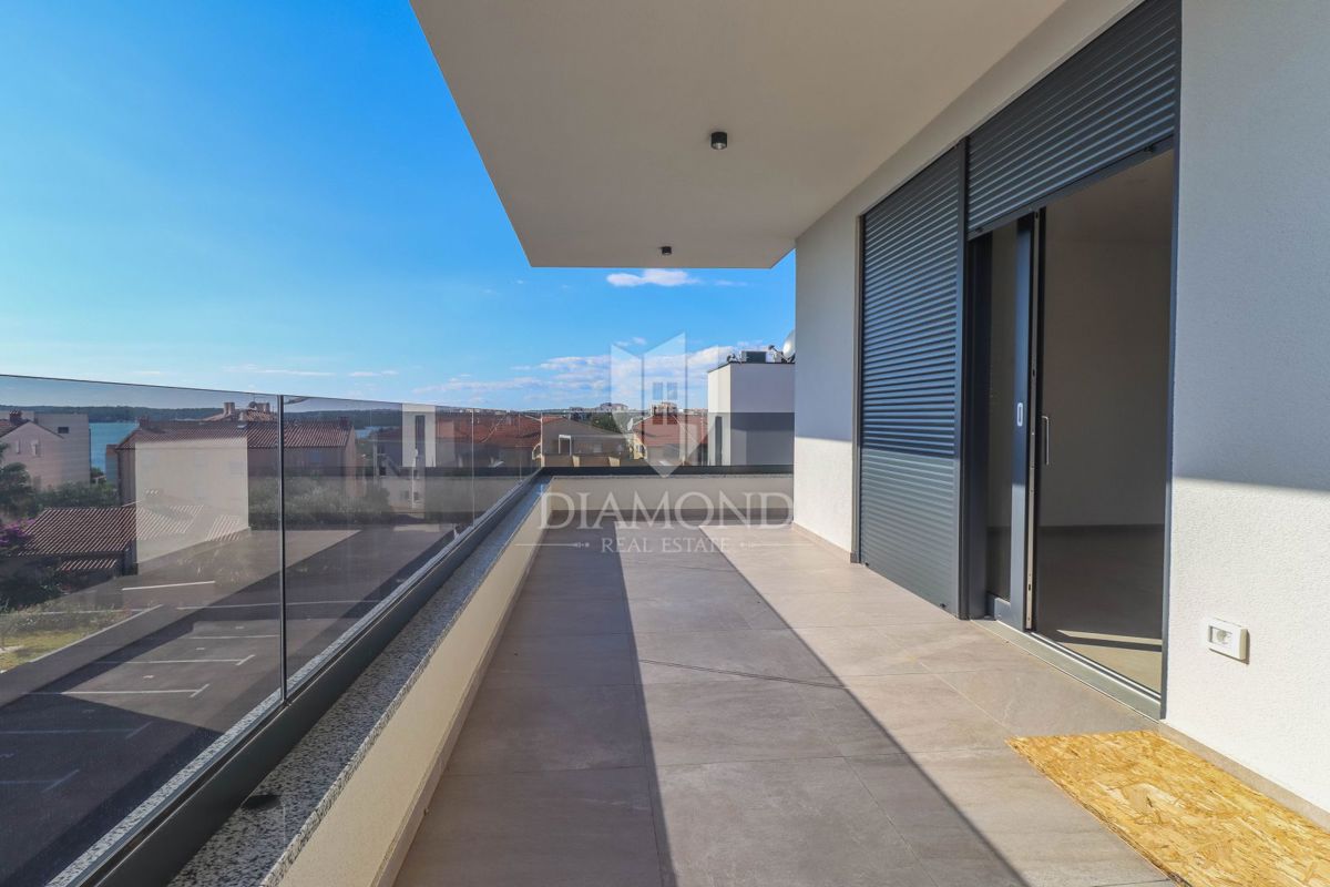 Medulin - kakovostno novo stanovanje s prostorno teraso