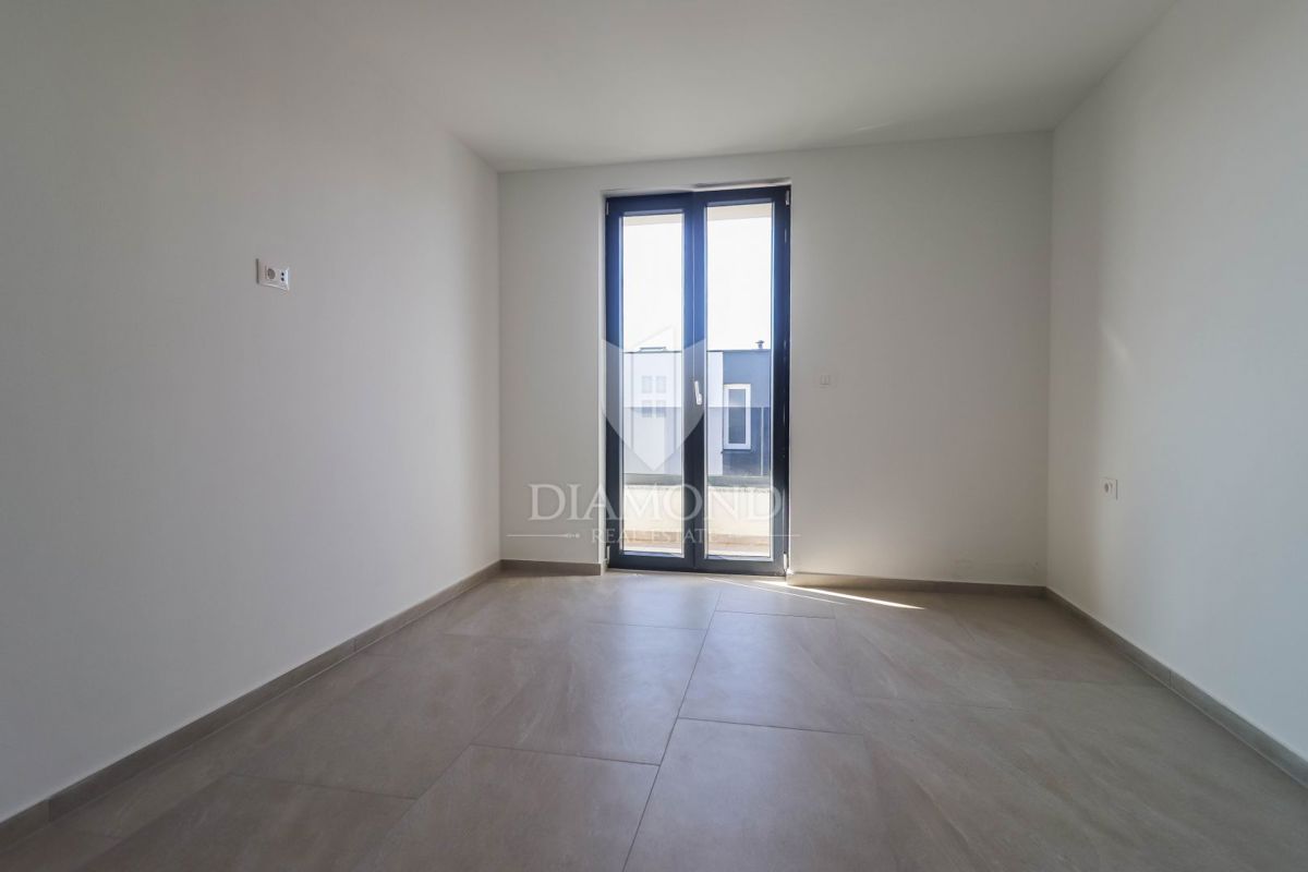 Medulin - kakovostno novo stanovanje s prostorno teraso