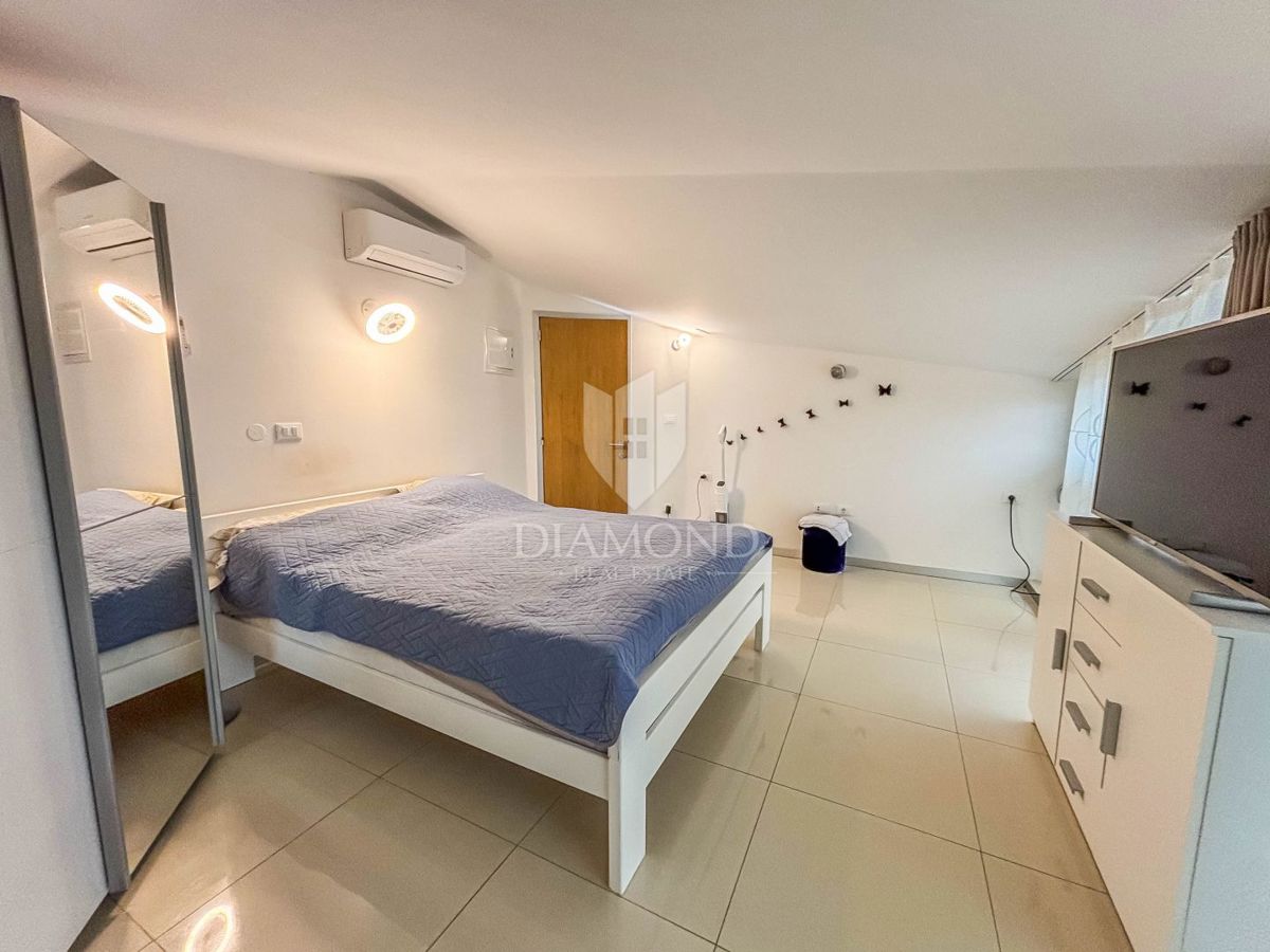 Novigrad, moderno stanovanje z dvigalom in balkonom!