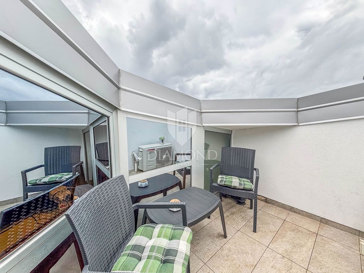 Novigrad, moderno stanovanje z dvigalom in balkonom!