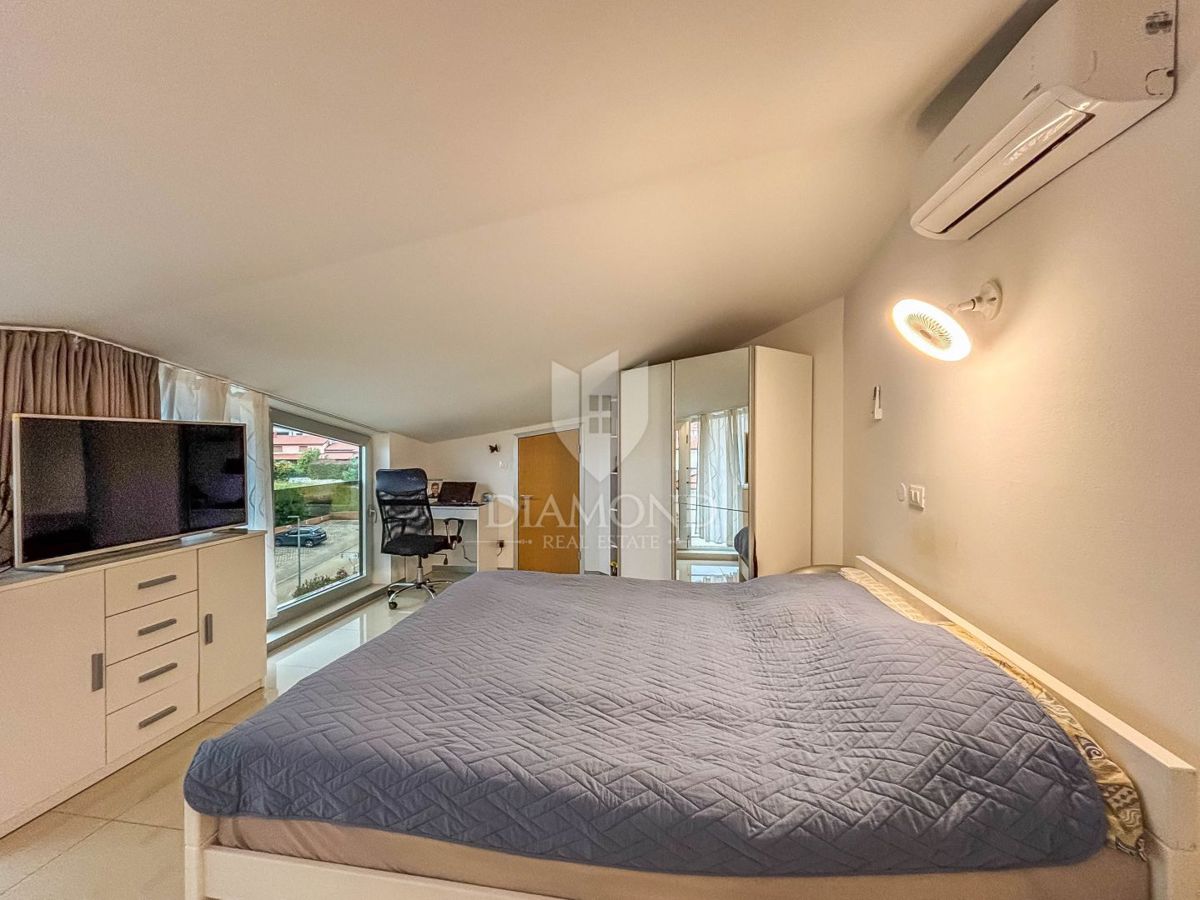 Novigrad, moderno stanovanje z dvigalom in balkonom!