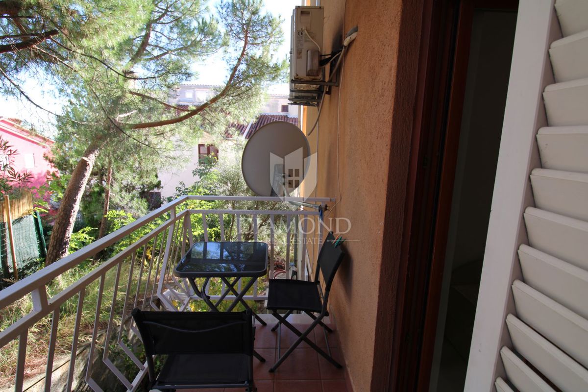 Rabac, dvonadstropno stanovanje na odlični lokaciji