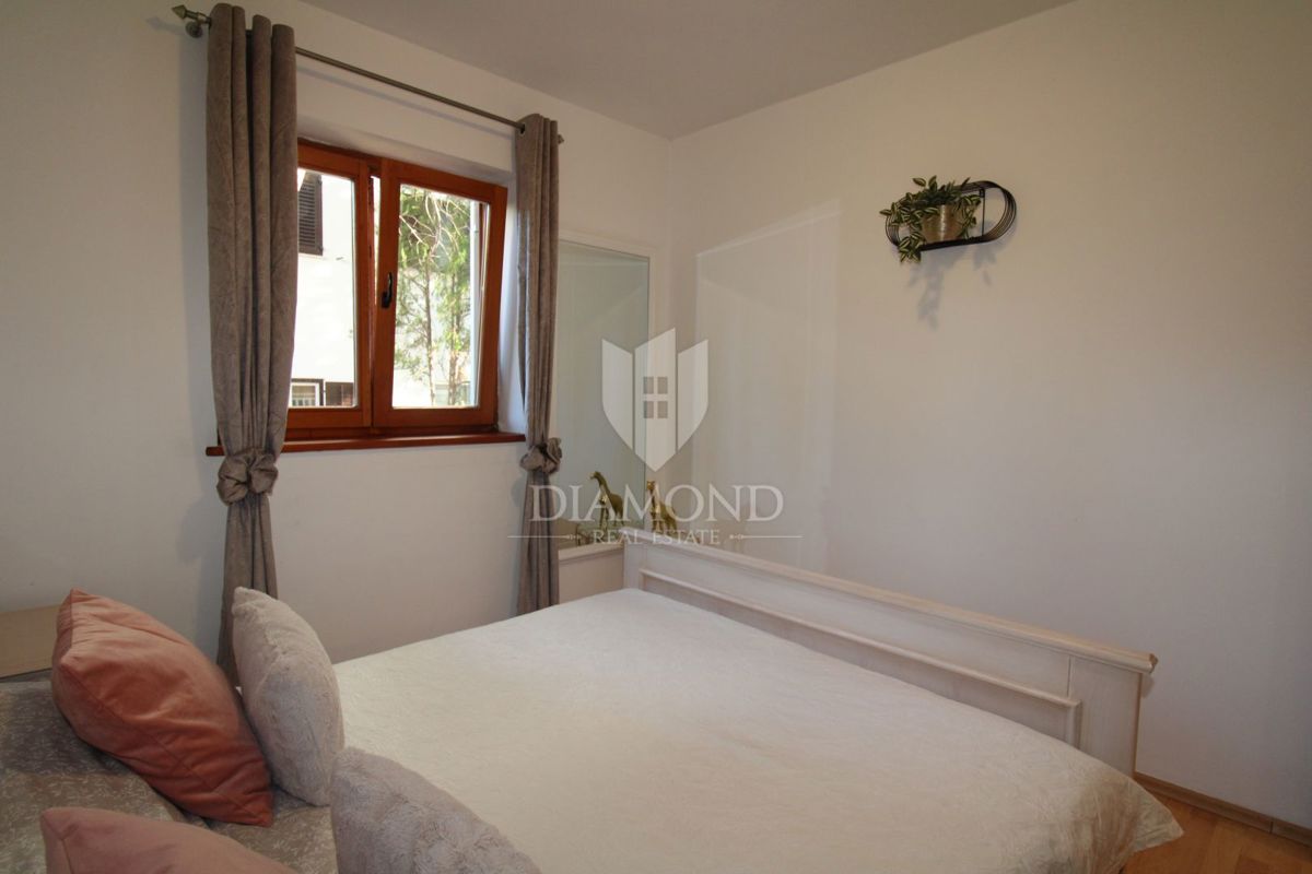 Rabac, dvonadstropno stanovanje na odlični lokaciji