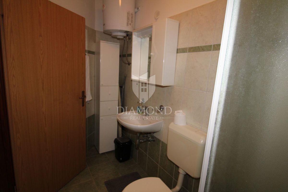 Rabac, dvonadstropno stanovanje na odlični lokaciji