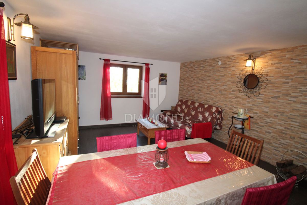 Rabac, dvonadstropno stanovanje na odlični lokaciji