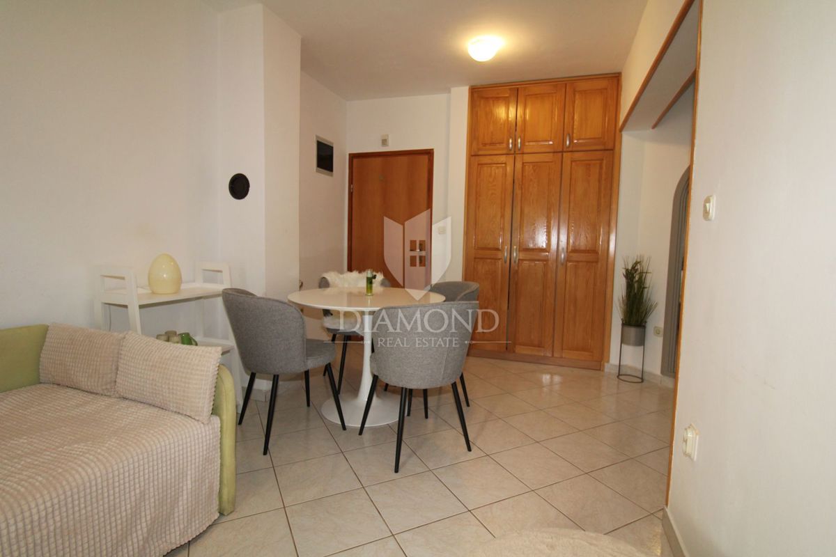 Rabac, dvonadstropno stanovanje na odlični lokaciji