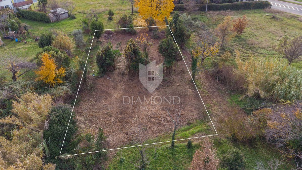 Ekskluzivno! Novigrad, zemljišče na izjemni lokaciji!