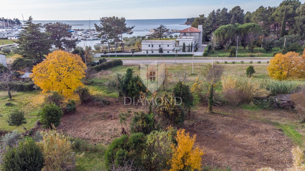 Ekskluzivno! Novigrad, zemljišče na izjemni lokaciji!