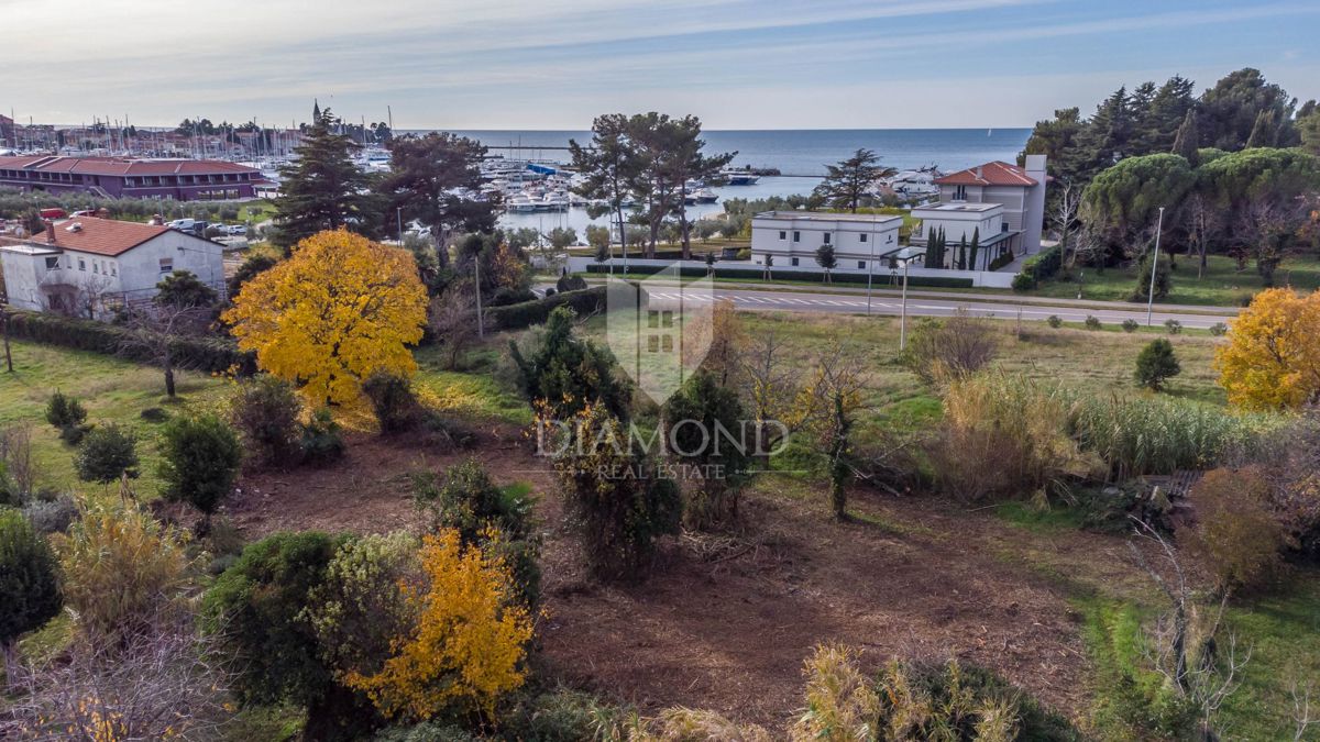 Ekskluzivno! Novigrad, zemljišče na izjemni lokaciji!