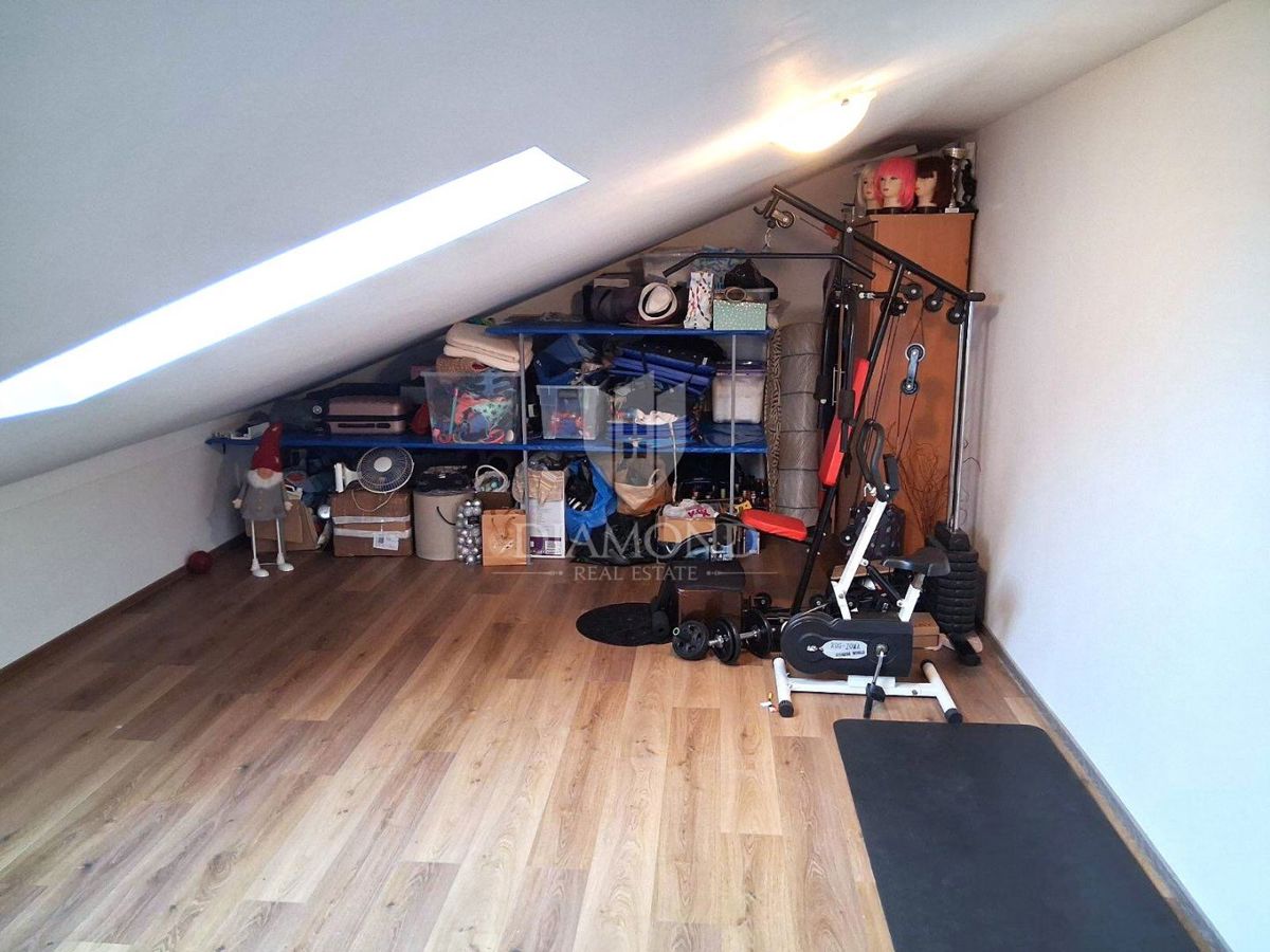 RIJEKA, VIŠKOVO- Dvoetažno stanovanje s pogledom na morje