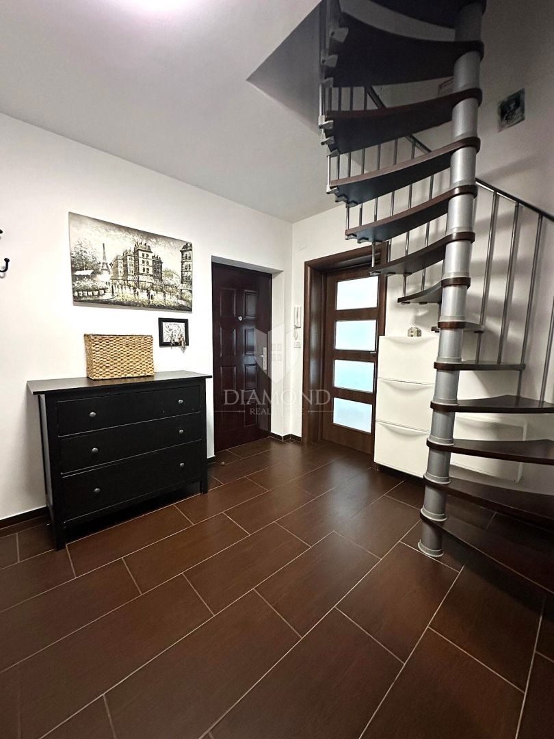 RIJEKA, VIŠKOVO- Dvoetažno stanovanje s pogledom na morje