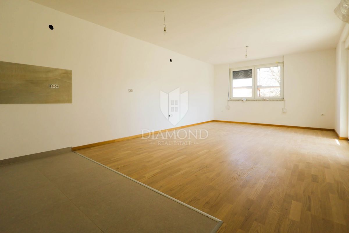 Apartmaj Prozorje, Dugo Selo - Okolica, 75m2