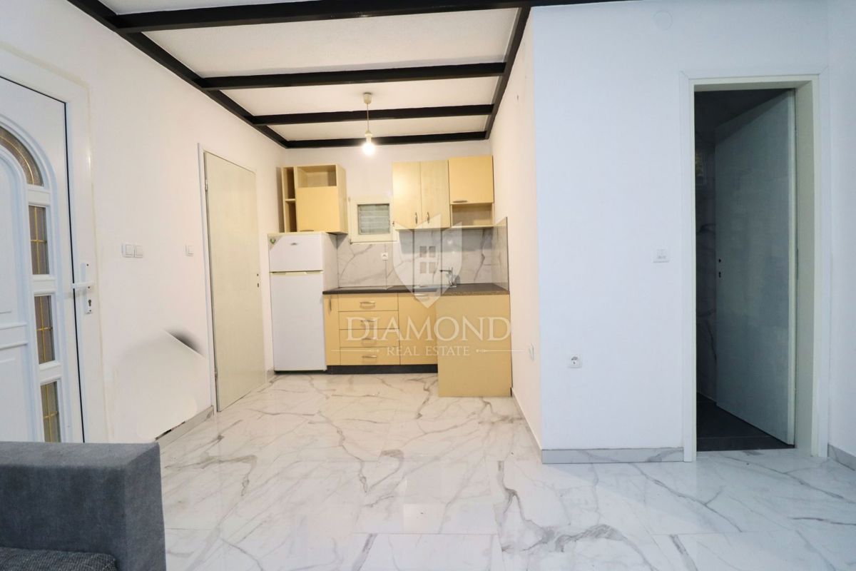 Poreč, priložnost, prenovljeno stanovanje z vrtom