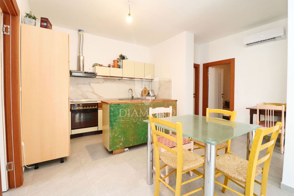 Poreč, okolica, 2 apartmaja z velikim vrtom
