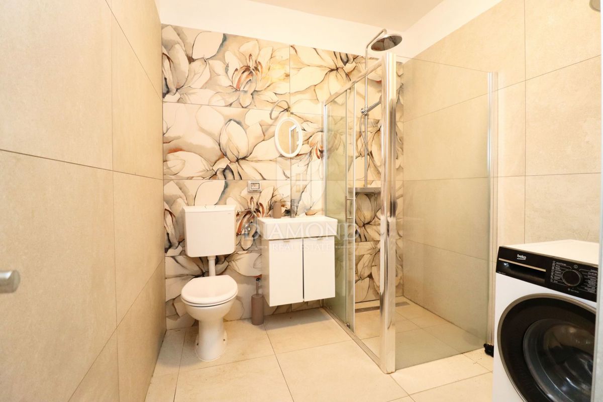 Poreč, okolica, 2 apartmaja z velikim vrtom