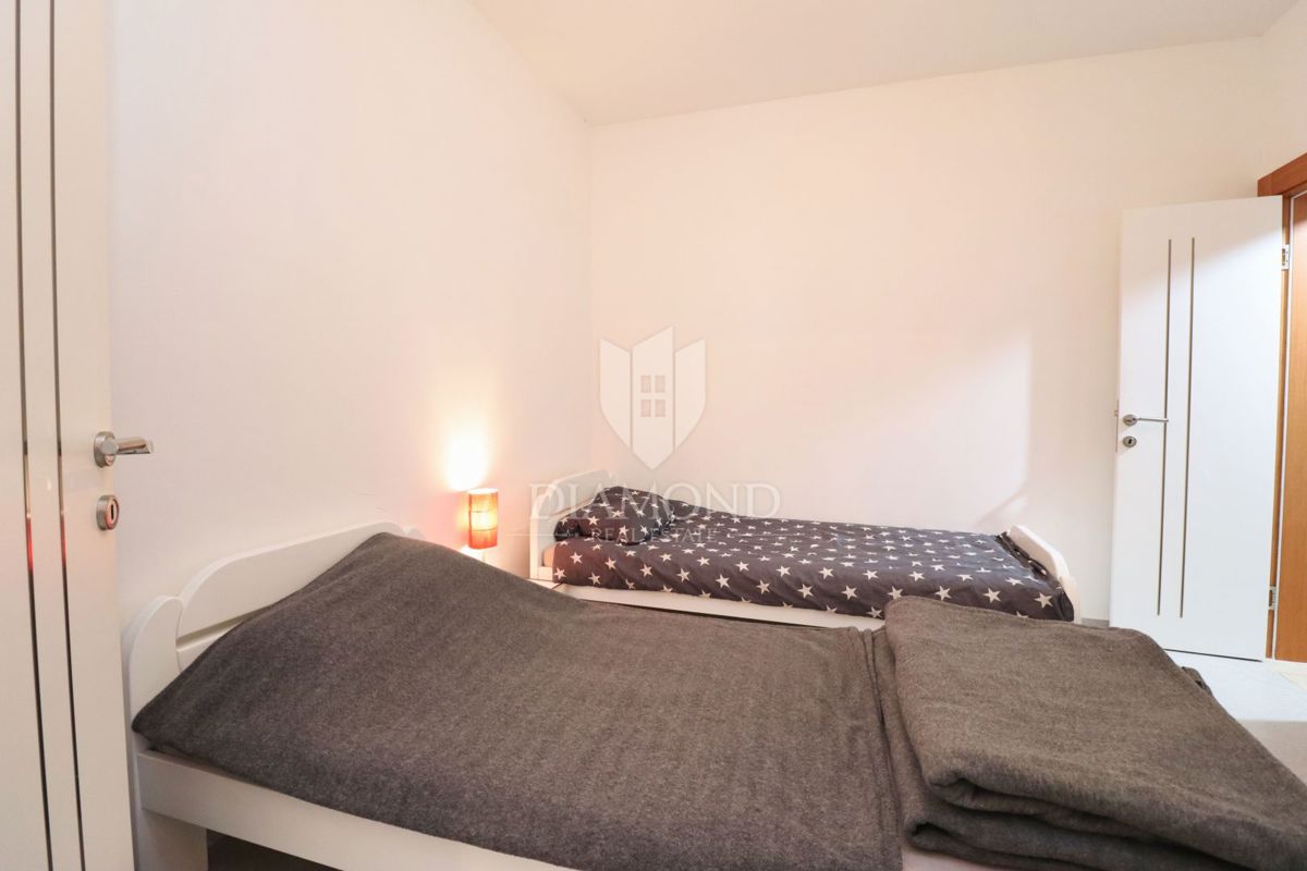 Poreč, okolica, 2 apartmaja z velikim vrtom