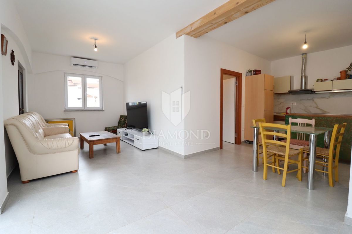 Poreč, okolica, 2 apartmaja z velikim vrtom