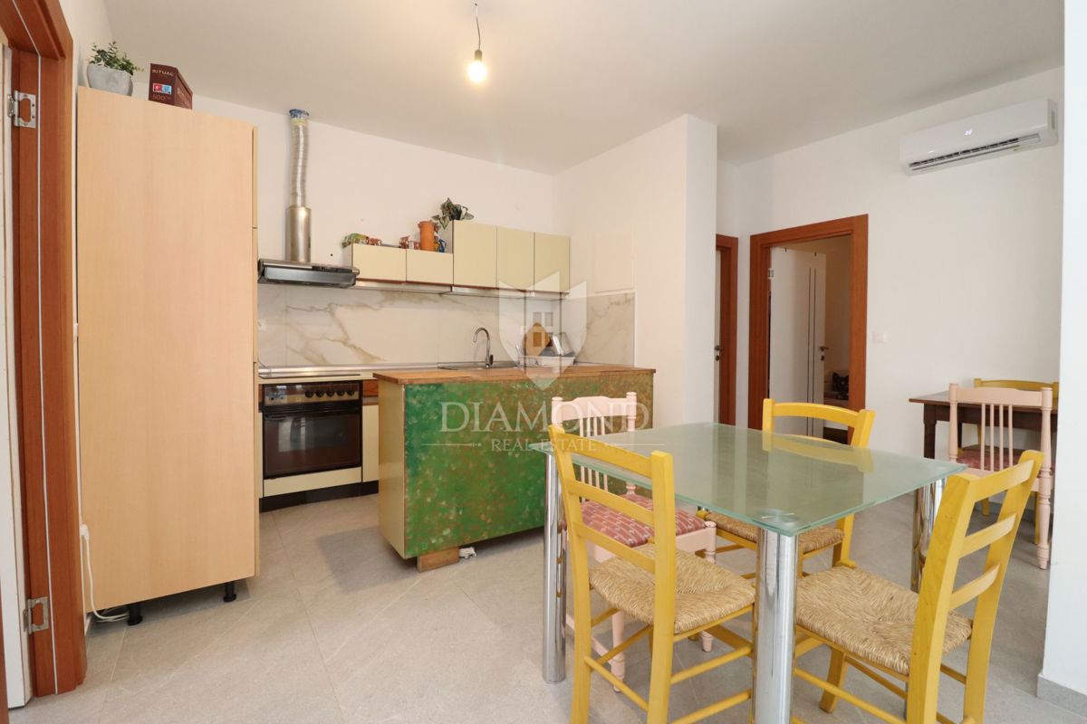 Poreč, okolica, 2 apartmaja z velikim vrtom