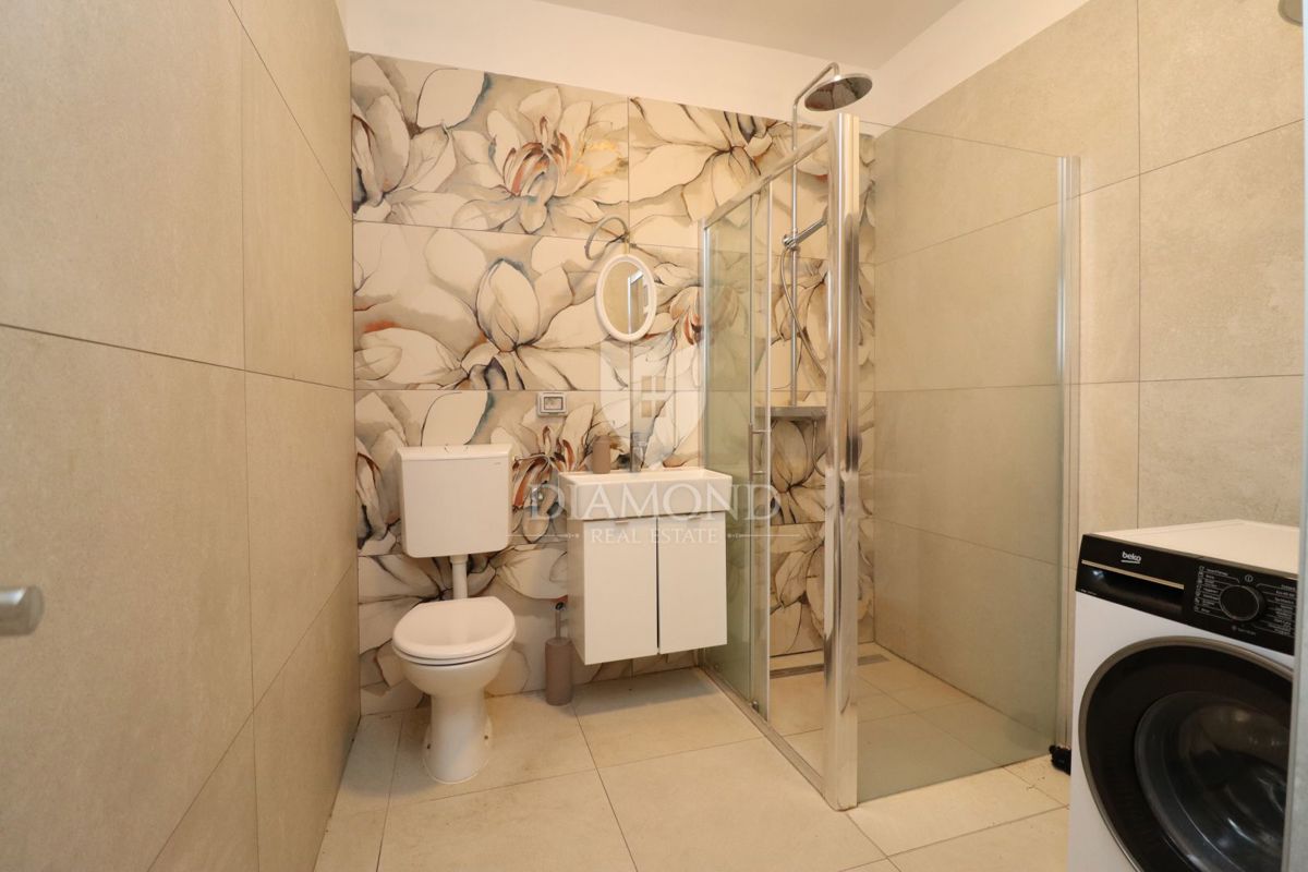 Poreč, okolica, 2 apartmaja z velikim vrtom